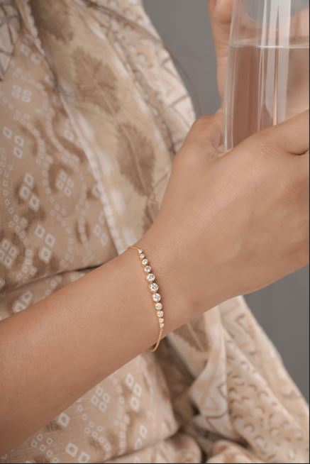 Graduated Diamond Bezel Bar Bracelet